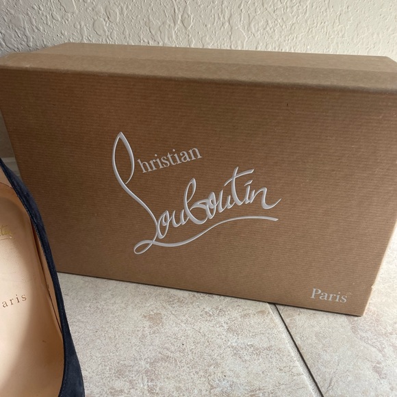 Christian Louboutin black pumps - Picture 3 of 7